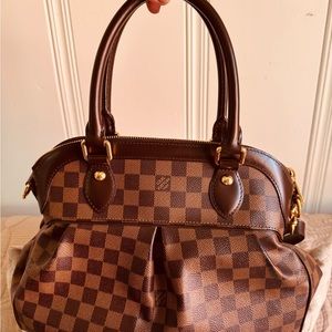 || SOLD || Authentic Louis Vuitton Shoulder Bag (PM)